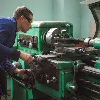 Image of Praktisi Terampil Dan Kratif : Mesin Bubut